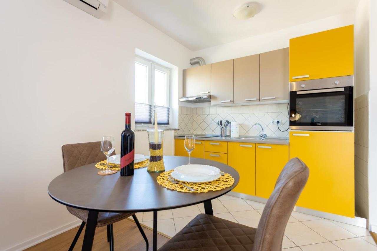 Apartment Demo Malinska Luaran gambar