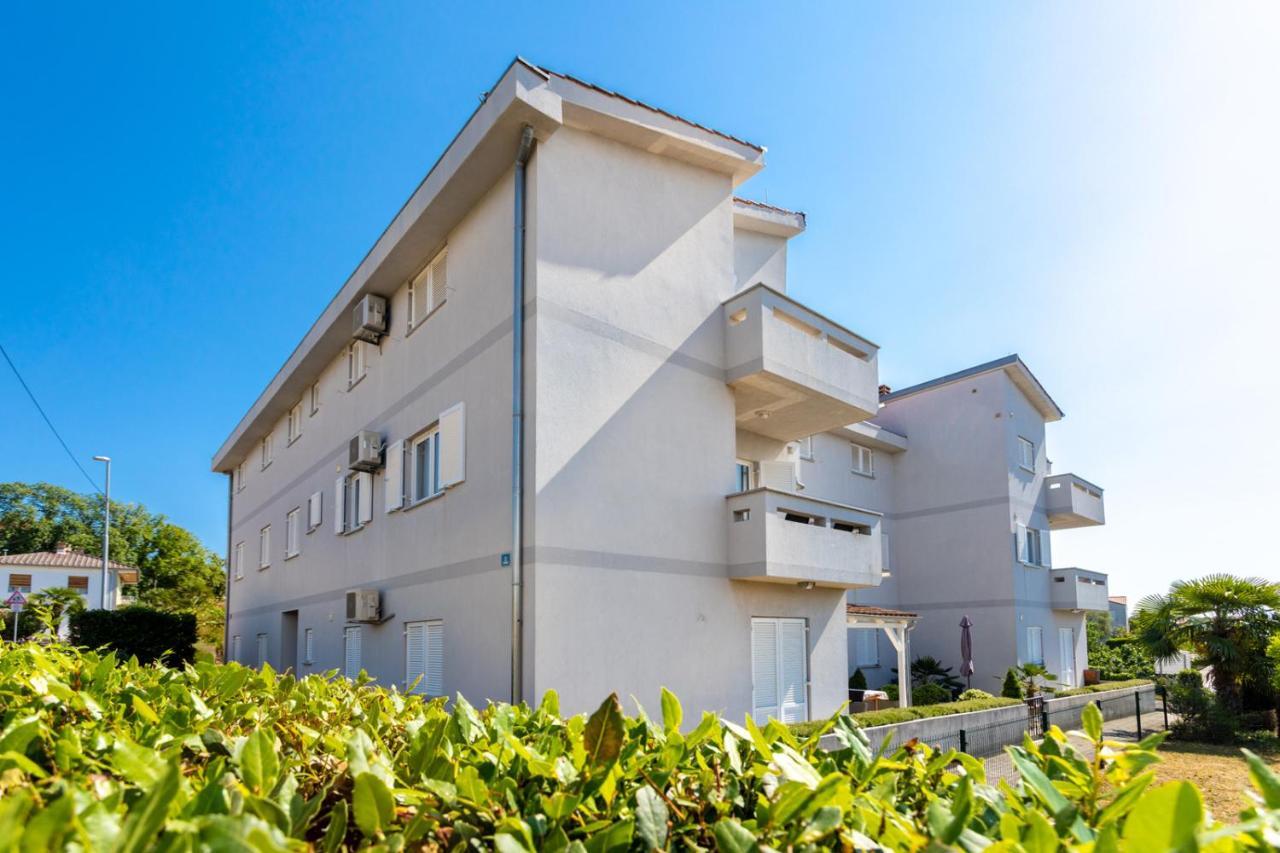 Apartment Demo Malinska Luaran gambar